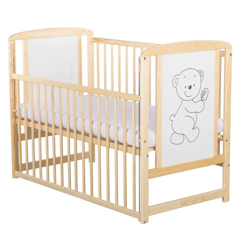 Patut din lemn bebe, 120x60 cm, Cu laterala culisanta, Din lemn de pin si mdf, Stabil si rezistent, Inaltime saltea reglabila pe 3 nivele, Laterala cu 3 bete detasabile, EN716-1, EN716-2, Natur, Babyneeds, Timmi