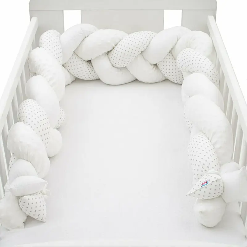 Protectie laterala, New Baby, Pentru patut, Tip Bumper impletit, Din bumbac, Din materiale certificate Oeko Tex Standard 100, Lungime 225 cm, Minky/Dot grey