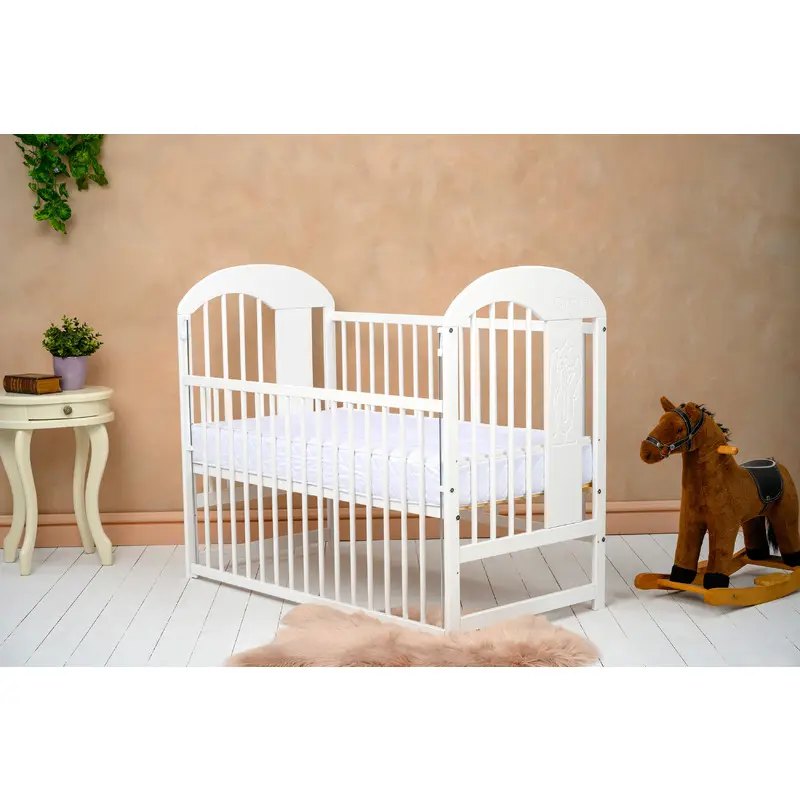 Patut din lemn bebe, 120x60 cm, Cu laterala culisanta, Din lemn de pin, Stabil si rezistent, Inaltime saltea reglabila pe 3 nivele, Laterala cu 3 bete detasabile, EN716-1, EN716-2, Alb, Qmini, Julia II, Elefantel + Saltea 8 cm