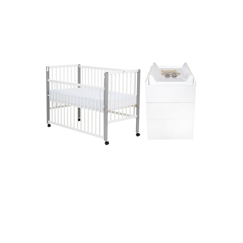 Set mobilier pentru copii, Qmini: Patut din lemn de pin cu roti, cu laterala culisanta si somiera reglabila in 3 trepte, Maya, 120x60 cm + Saltea cocos-burete-cocos, 8 cm + Comoda cu masuta de infasat, Alb