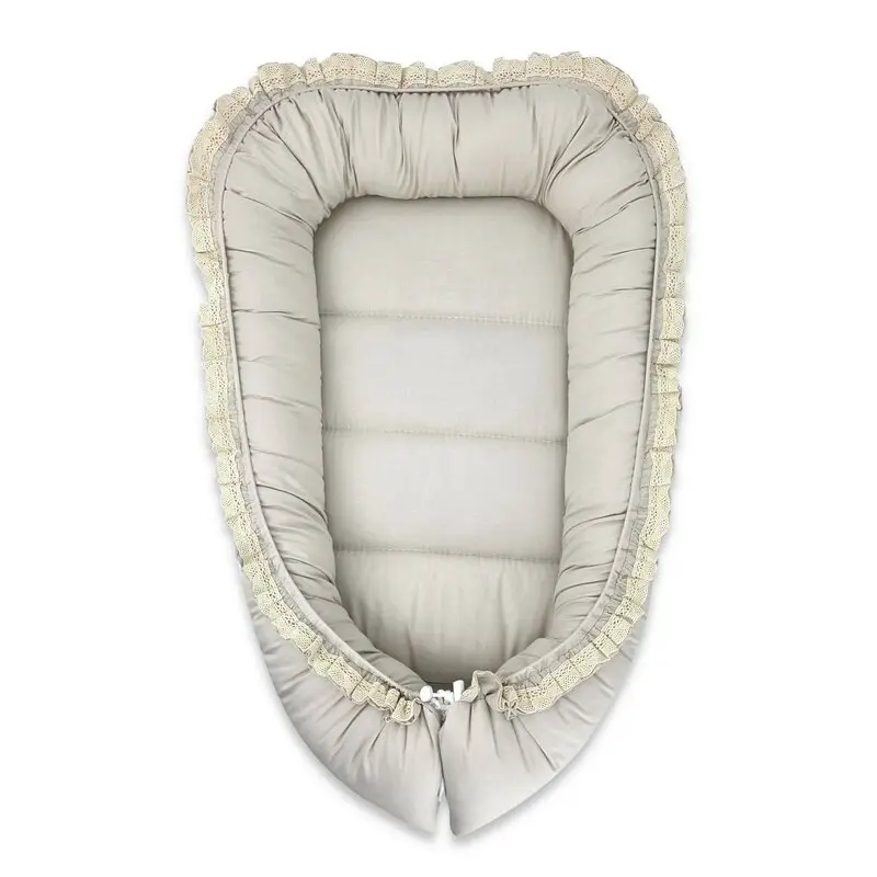 Cosulet bebelus, MimiNu, Premium, Pentru dormit, Baby Nest 55 x 75 cm, Cu Volanase si dantela, Husa 100% bumbac, Din bumbac certificat Oeko Tex Standard 100, Grey
