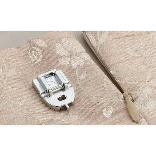 Piciorus pentru fermoar ascuns Brother F080