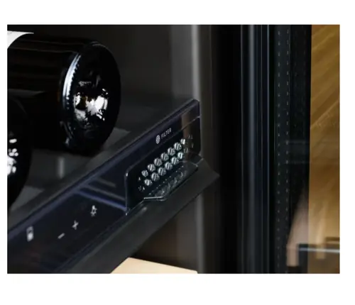 Filtru absorbant mirosuri aparate frigorifice CleanAir, Electrolux M9RWCAF2, carbon activ, 10.5 x 5.5 x 3, set 2 bucati (Negru)