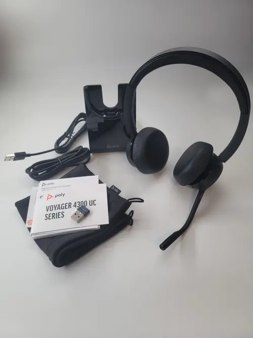 Casti Call Center Poly Voyager 4320 UC, Microfon, Wireless, USB-A + Stand de incarcare (Negru)