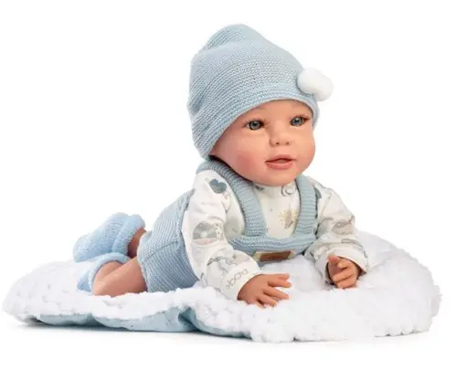 Papusa bebelus Guca Jairo, 38 cm, corp moale textil, cu salopeta si paturica